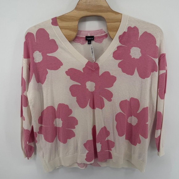 torrid Sweaters - Torrid Sweater Womens 2 2X White Pink Floral‎ V-Neck Pullover Cotton Blend New